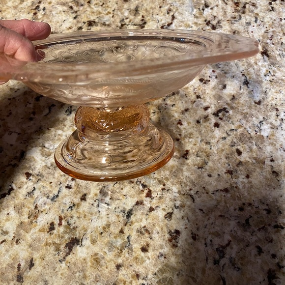 Depression Glass Pink Dish with Lid & Pedestal in the Madrid Pattern - Picture 4 of 4